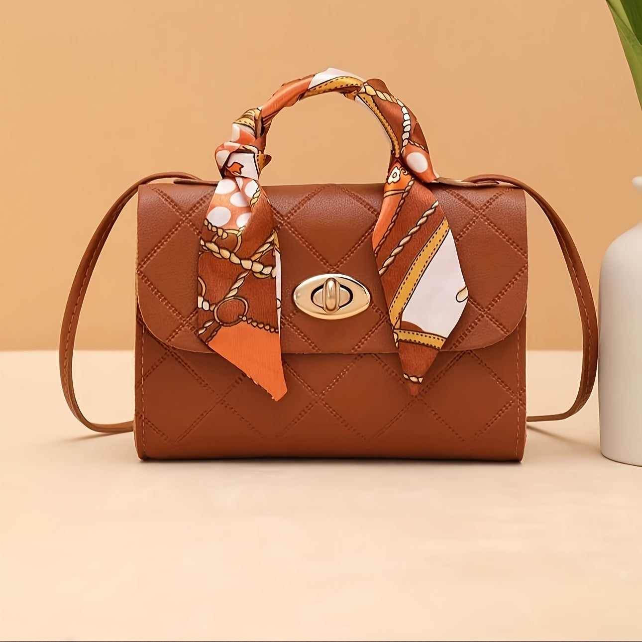 Moda to'qilgan kesma sumka, qaytariladigan sharf bilan, dog'ga chidamli PU material, almashtiriladigan kamar, qo'l bilan yuvish mumkin, kundalik va ofis ishlari uchun mos, 15 yoshdan oshganlar uchun.