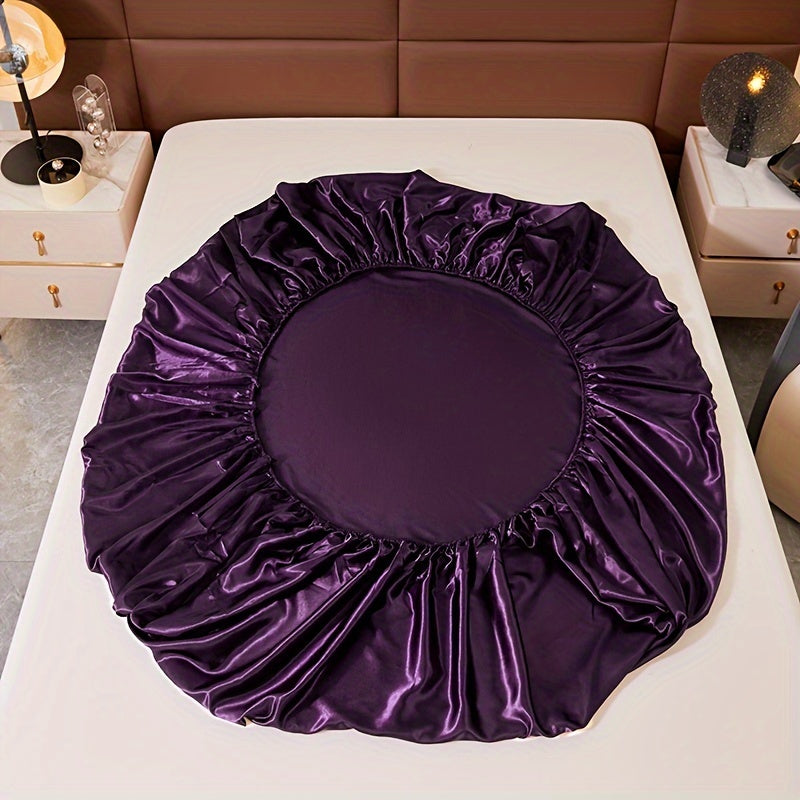 Silky Soft 100% Polyester Satin Bed Sheet for All Seasons Light Luxury Pilling-Resistant Queen Size