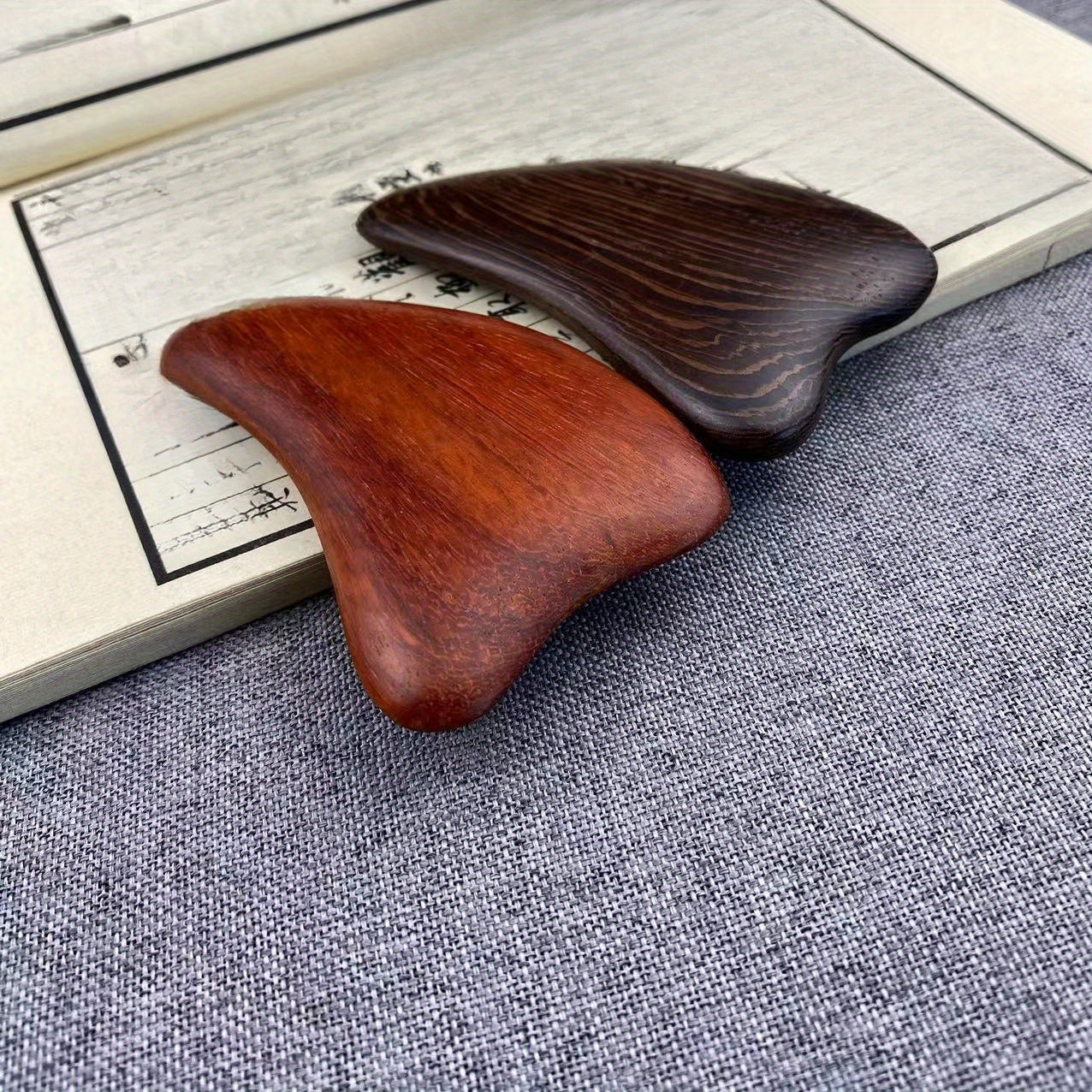 Zarif Yurak Shaklidagi Qanotli Qizil Sandal Dastasi, To'liq Tana Massaji va Dam olish uchun Ideal