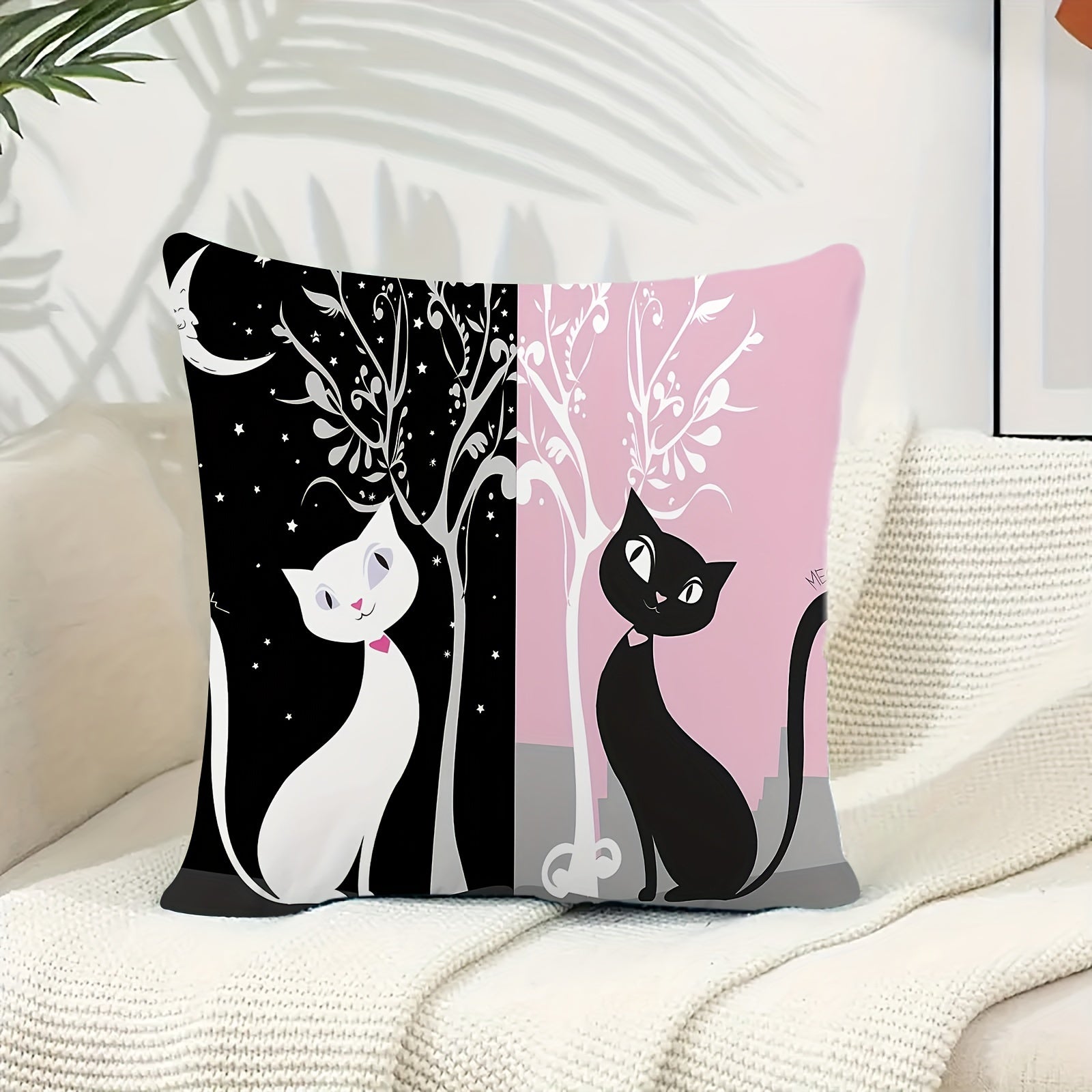 Black and White Short Plush Cat Pillowcase 45.72x45.72 cm Zipper Closure Single-Sided Printed for Home Sofa Bedroom Decor