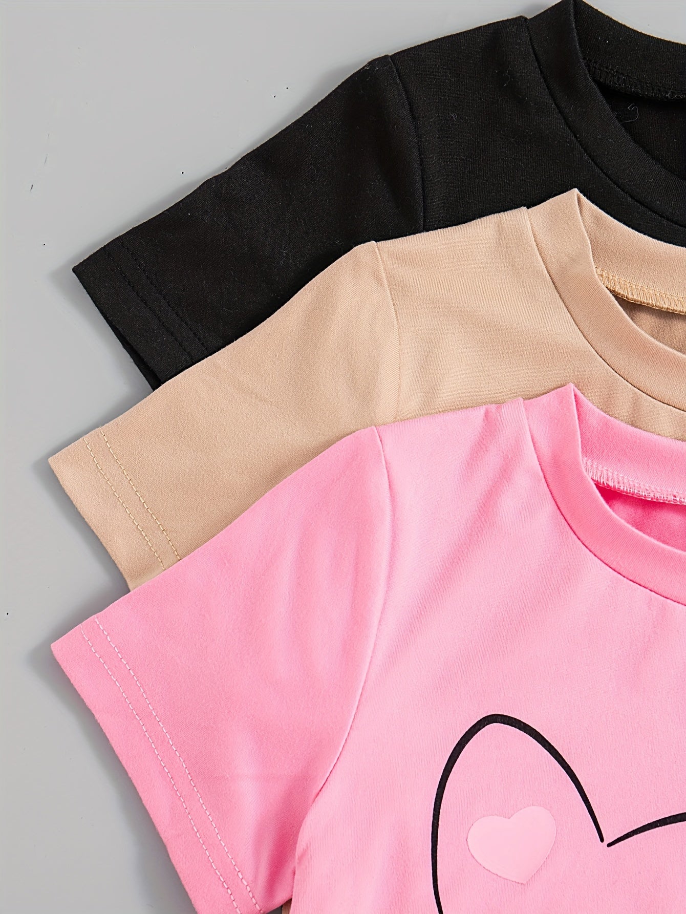 Qizlar uchun 3-qismli Multfilm Mushuk Print To'plami: T-shirtlar + Shortlar yoz uchun