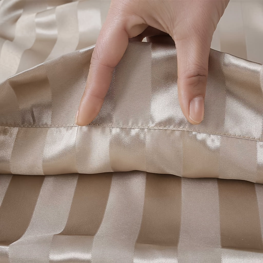 Set of 2 Satin Pillowcases with Envelope Closure Striped Pattern Ultra-Soft Woven Fabric for Hair and Skin