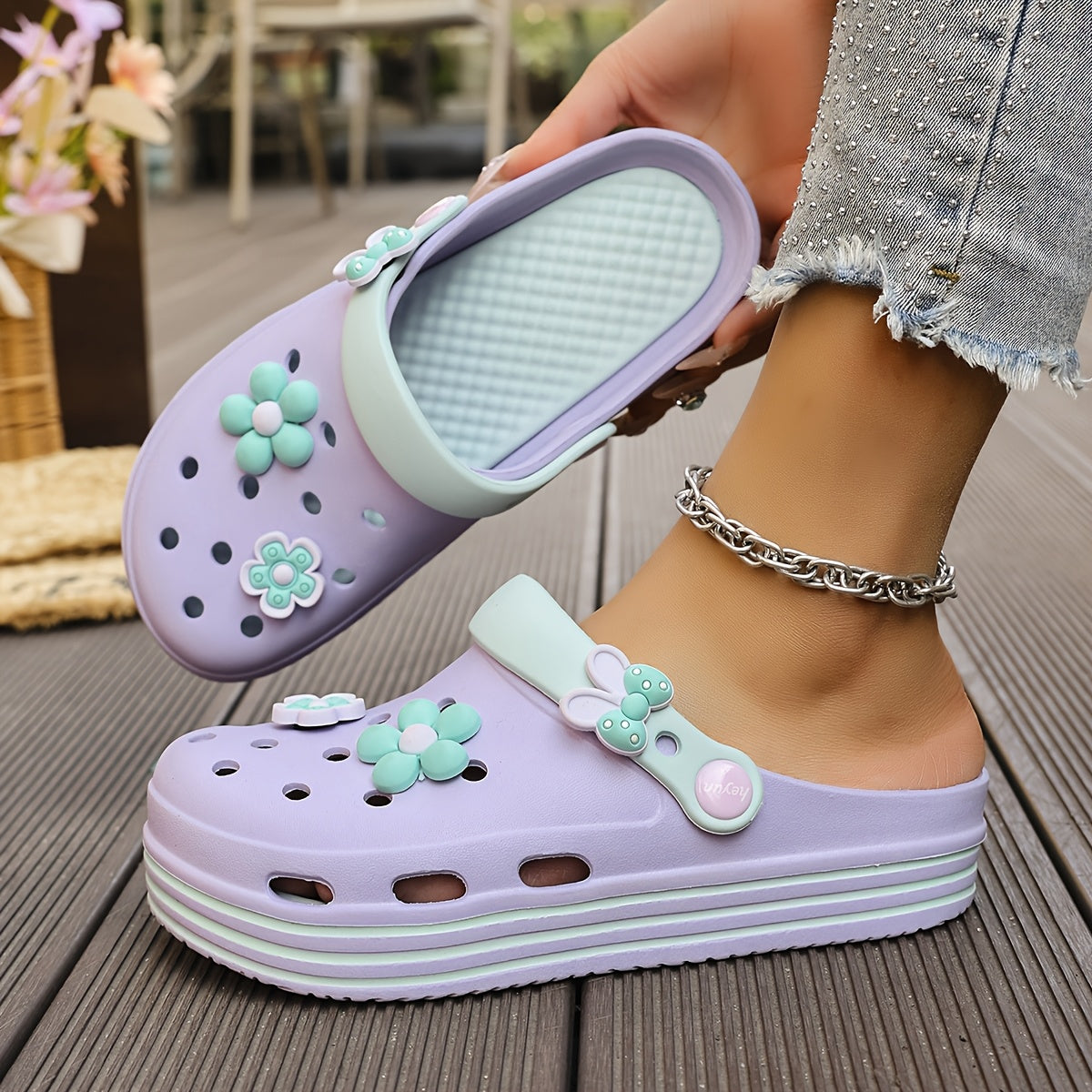 Women's Breathable Thick-Soled Clogs Slip-On Garden Beach Indoor Shoes