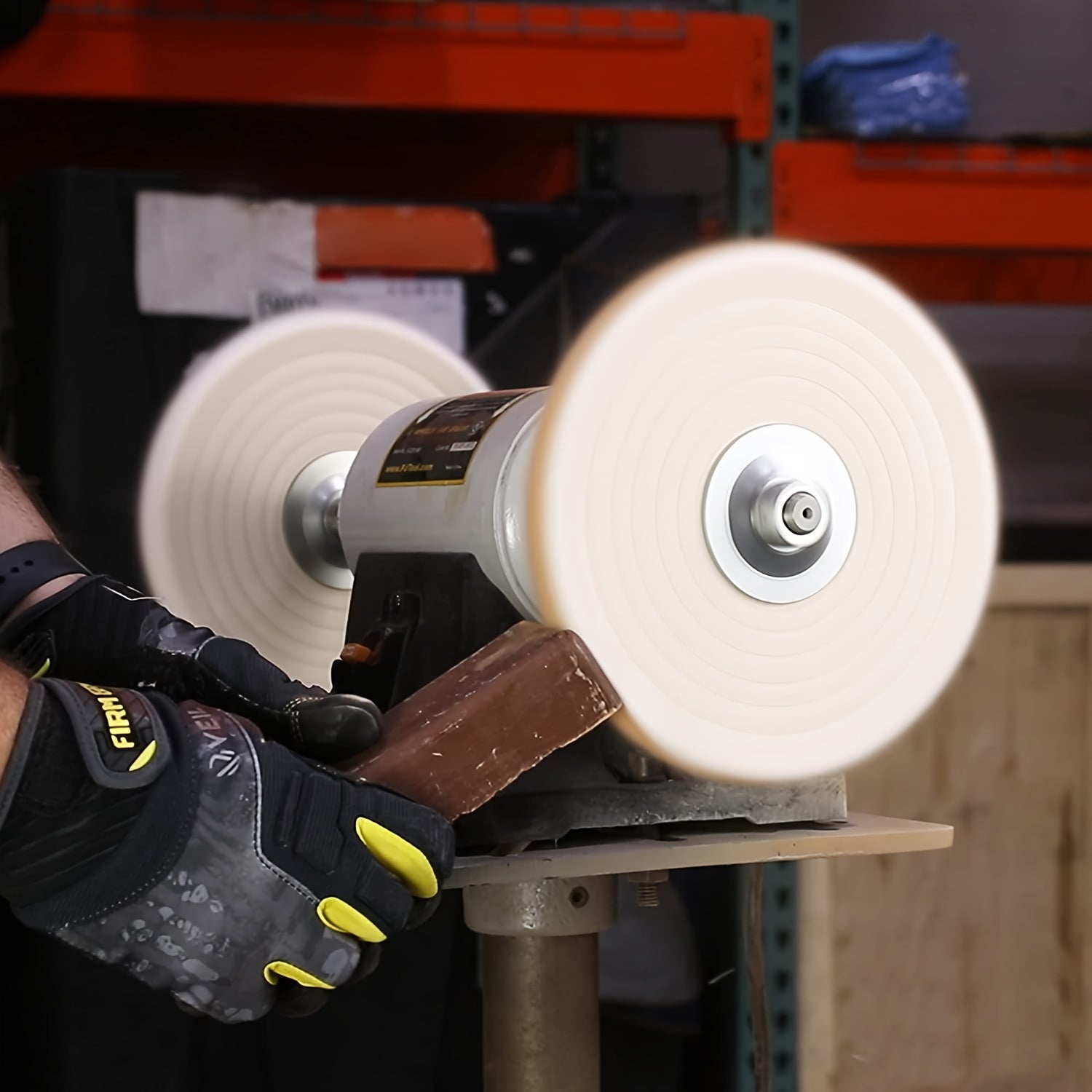 Набор для заточки из искусственной кожи для достижения остроты лезвий ножей и других предметов. Легок в использовании и станет отличным подарком для поваров и ремесленников.