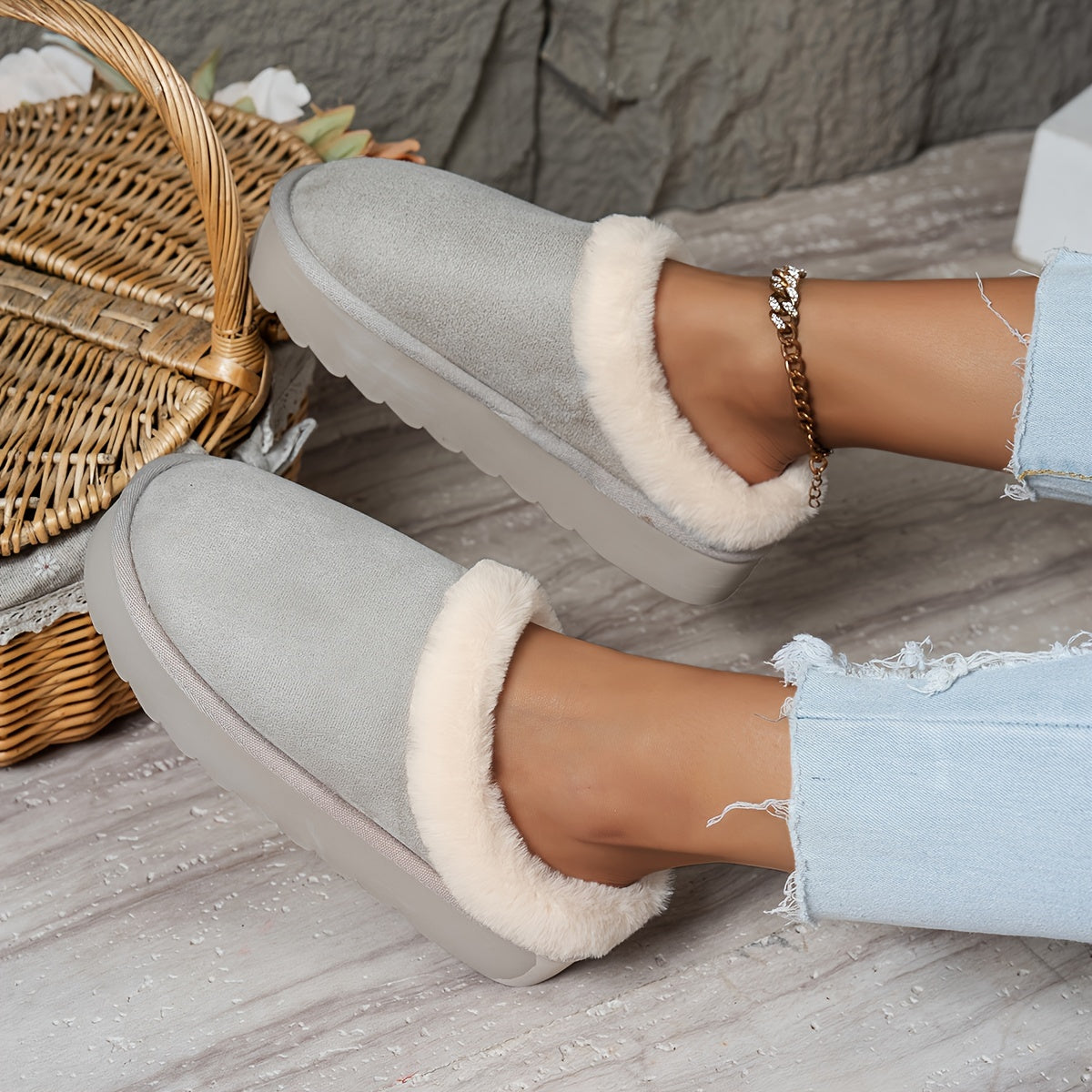 Women's Faux Fur Slip-On Slippers Indoor Outdoor Thick Sole