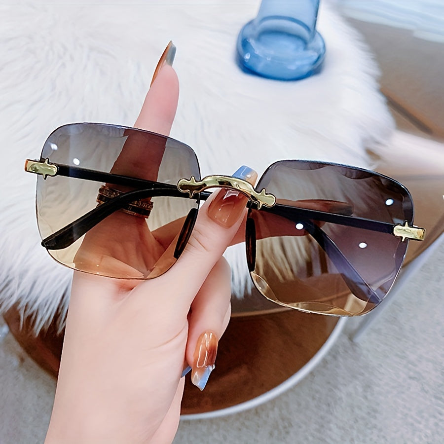 Square Frame Glasses for Men and Women, PC Material, Stylish for Street Photography and Beach Vacations