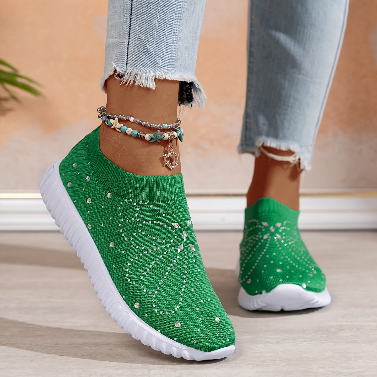 Ayollar uchun yashil to'qilgan slip-on sport poyabzali, porloq bezaklar bilan