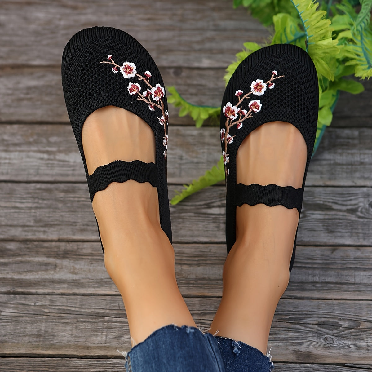 Women Floral Embroidered Slip-On Flats Breathable Fabric All-Season Black Pink White