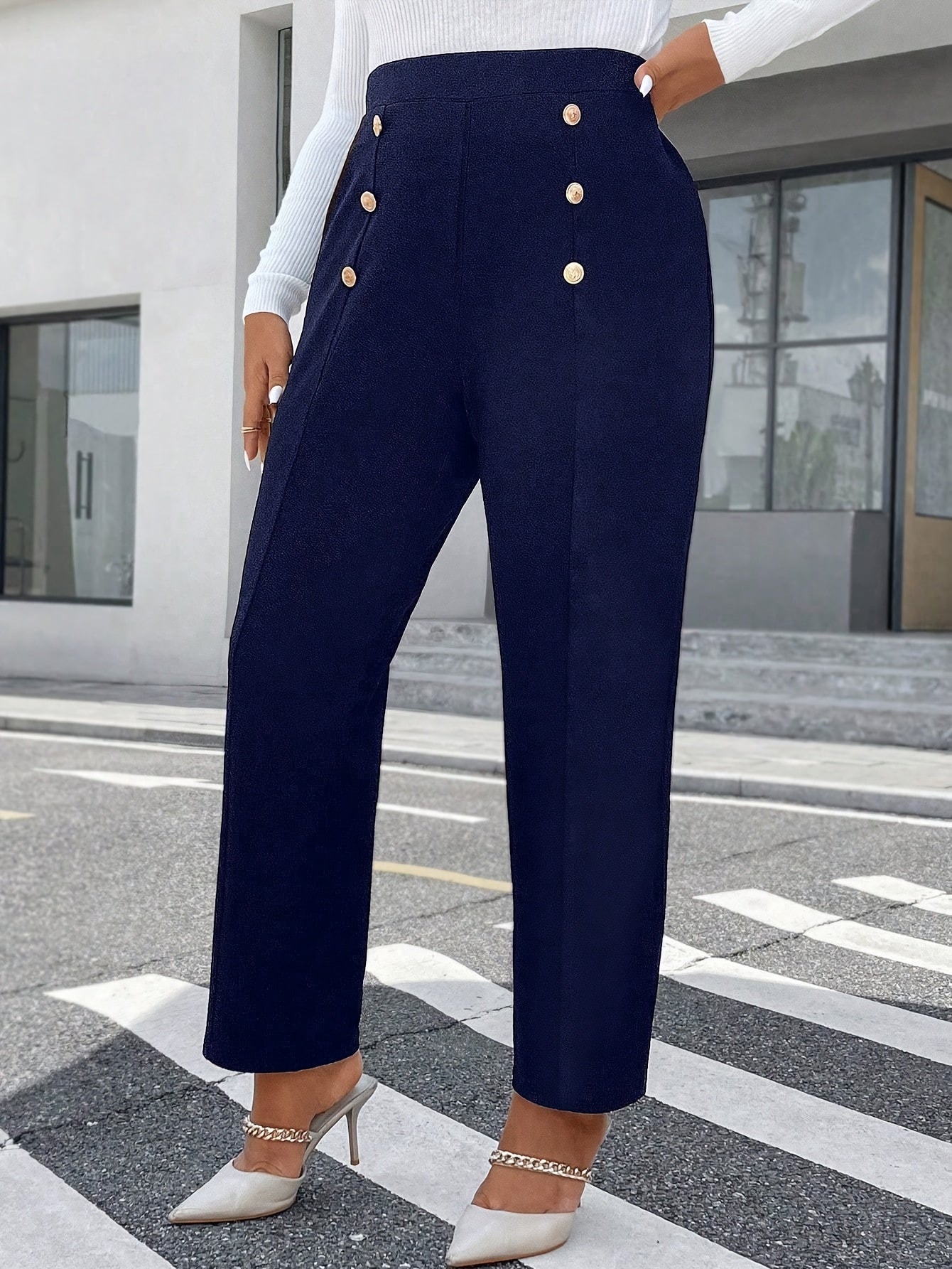 Брюки большого размера черные с высокой талией и прямым кроем, с деталями из пуговиц, из полиэстеровой смеси