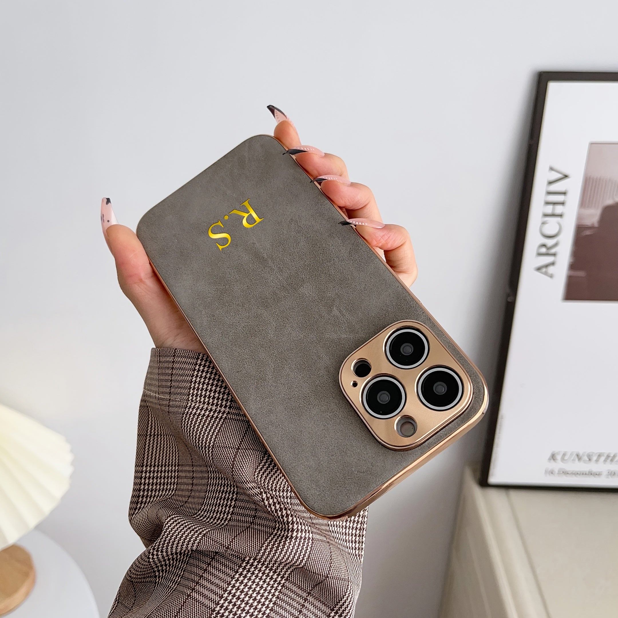 Funda personalizada para iPhone con grabado 3D, protección de cuero sintético a prueba de golpes, Plus Max Plus