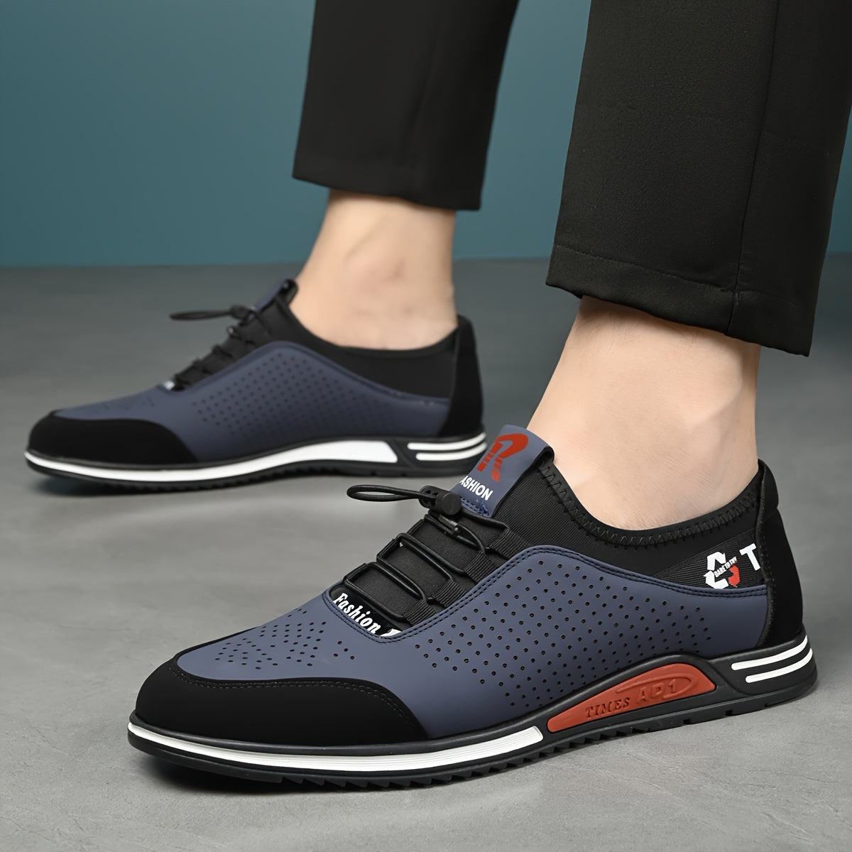 Men's Casual Sneakers Solid Color Breathable Low Top Lace-Up Round Toe All-Season