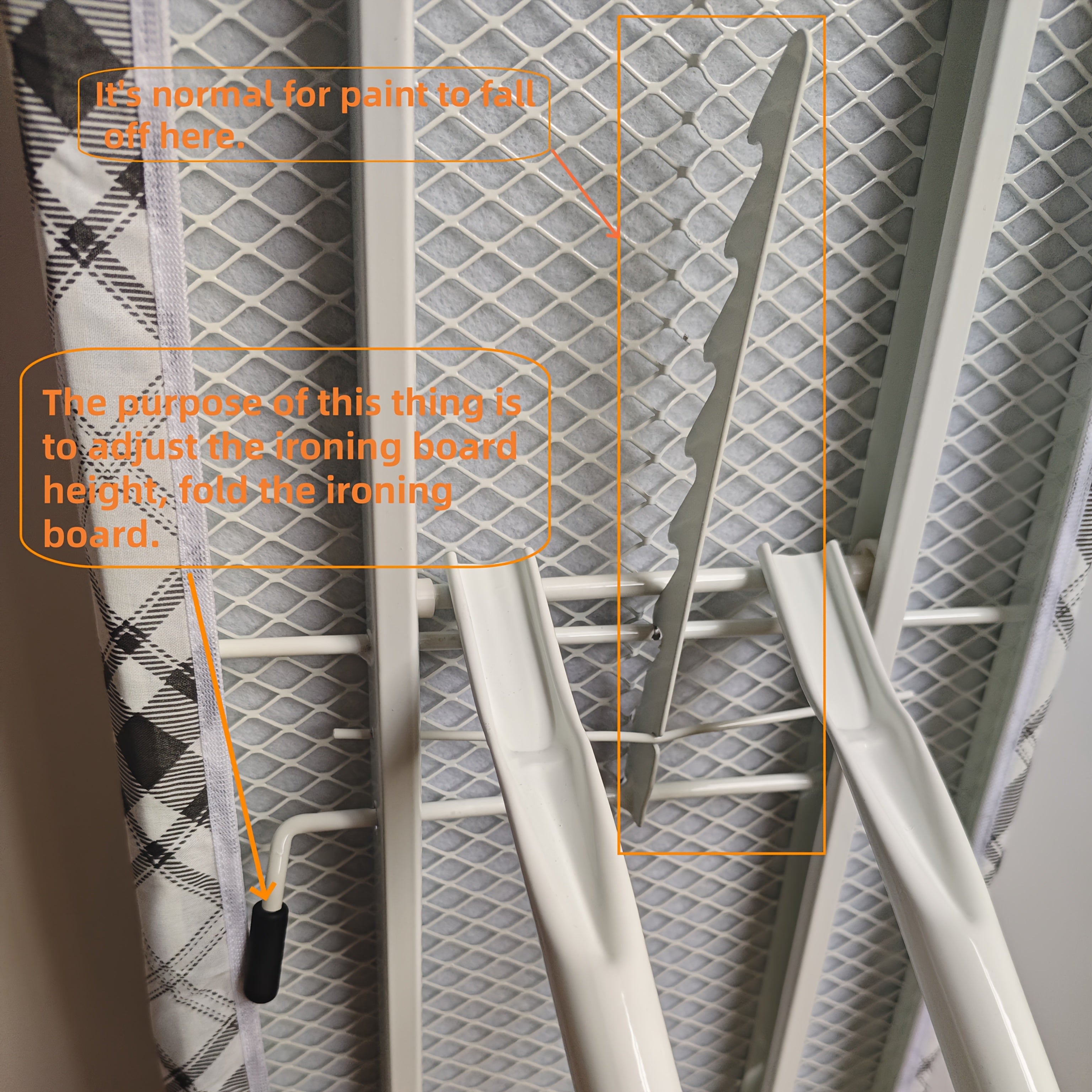 Vertikal bukadigan temir taxtasi keng yuzasi va metall ramkaga ega