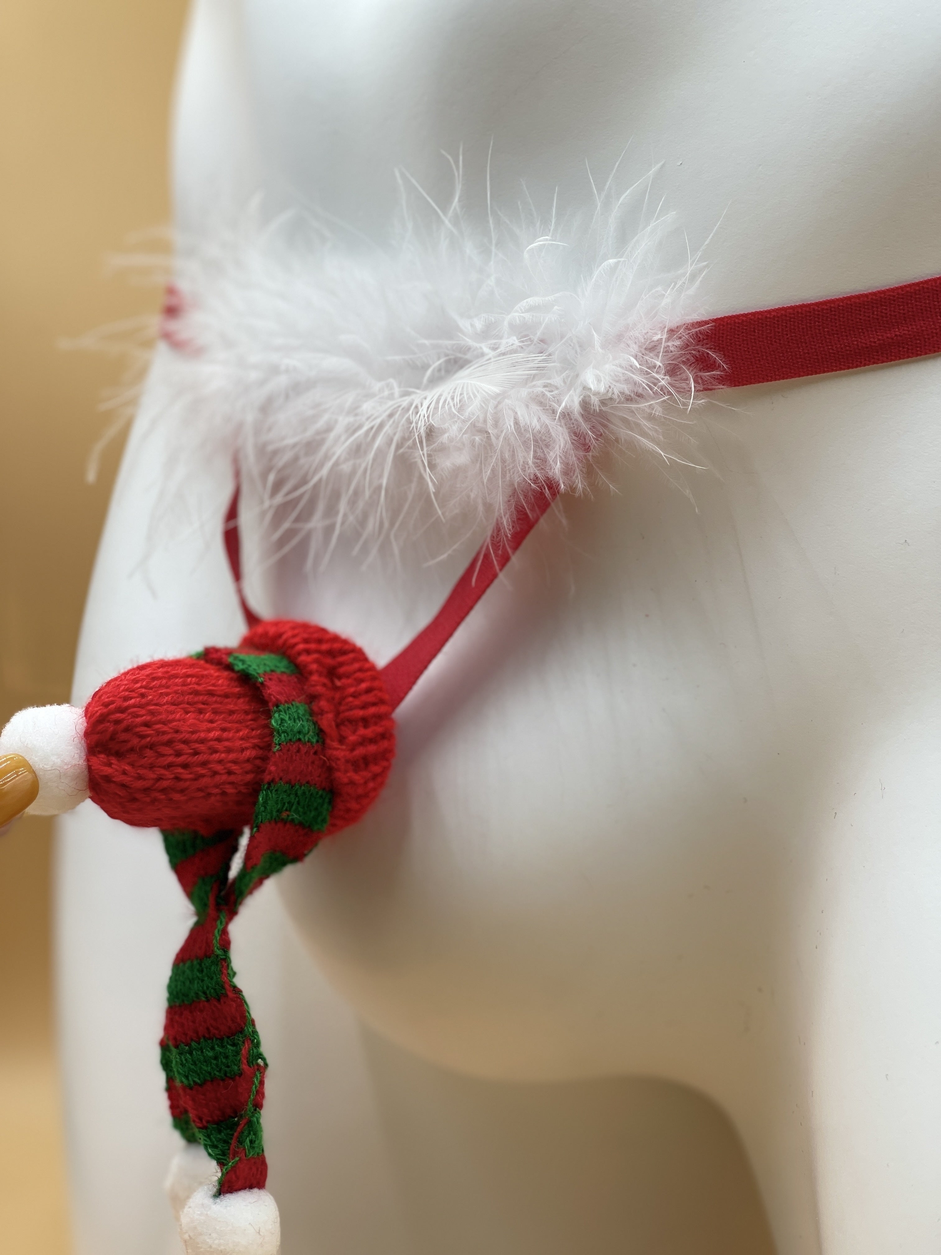 Erkaklar uchun jozibali, nafas oladigan thong uslubidagi ichki kiyimlar, sport qo'llab-quvvatlovchilari.