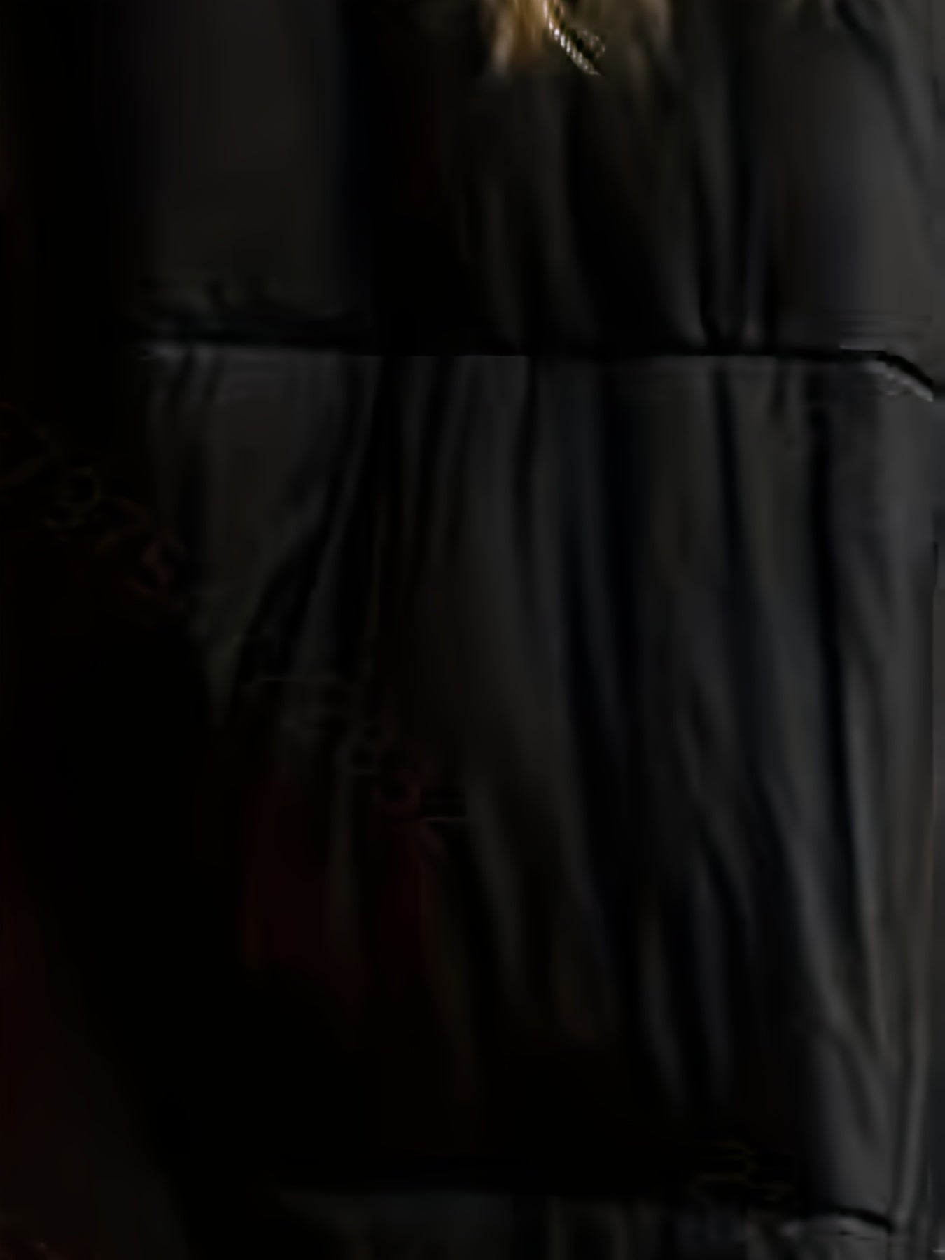 Женский жилет без рукавов большого размера в однотонном цвете