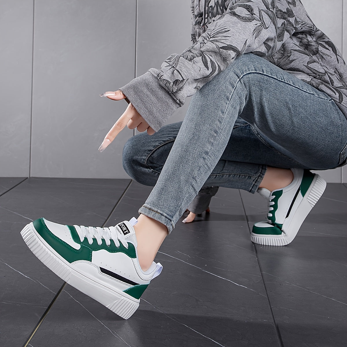 Women's Casual Sneakers Black White Plaid PU Low-Top Lace-Up