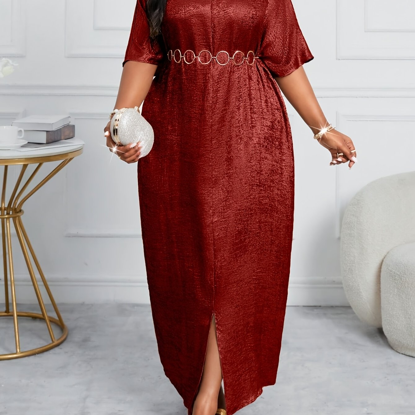 Plus Size V-Neck Evening Dress with Short Sleeves and Shiny Slit Skirt