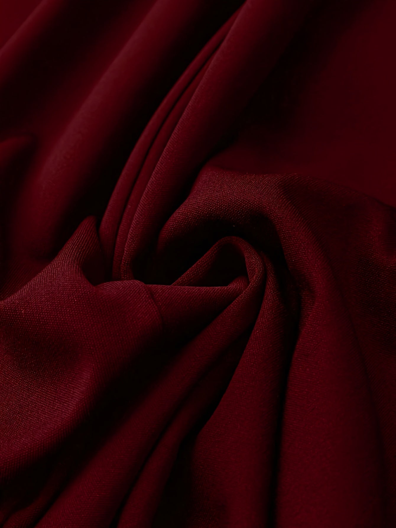 Plus-size ayollar uchun tugma tafsilotlari bilan bir xil rangli keng oyoq shimlar