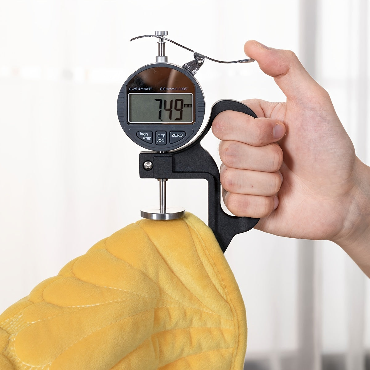 Короткий плюшевый чехол для дивана на все сезоны, идеально подходит для домашнего декора в спальне, офисе или гостиной. Исключает спинку, подлокотники и наволочку.