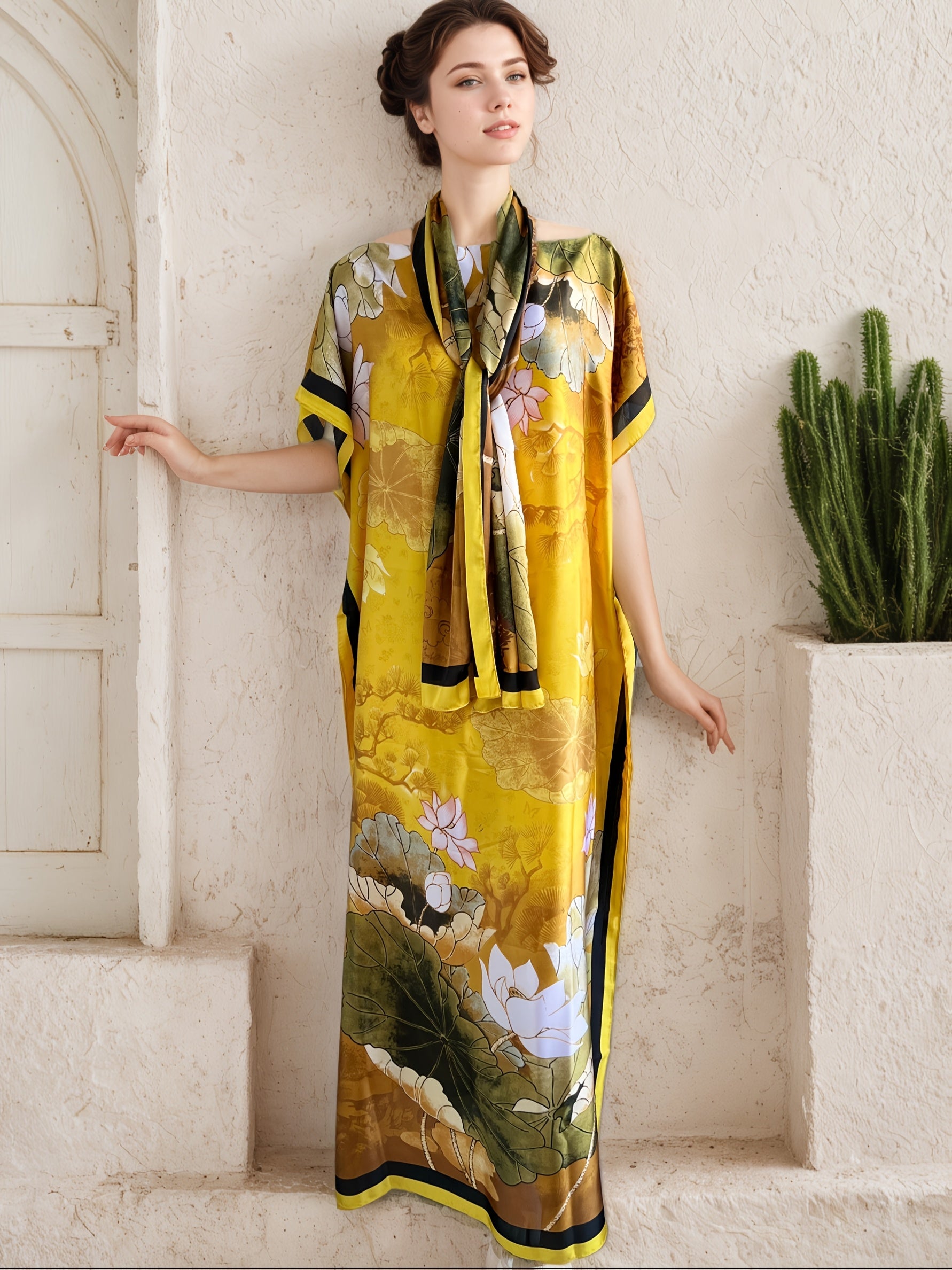 ayollar uchun katta o'lchamli gullar bilan bosilgan maxi kiyim sharf bilan, dumaloq bo'yin, batwing ko'krak qismlari