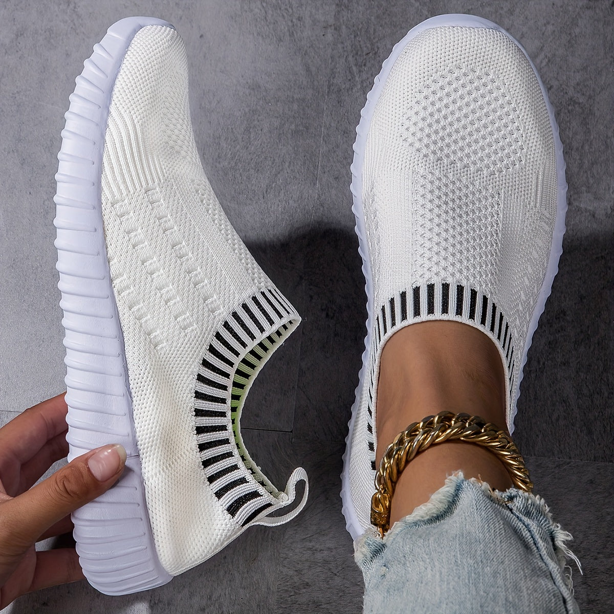 Ayollar uchun nafas oladigan trikotaj oddiy slip-on sport poyabzali, katta o'lchamdagi tashqi poyabzal