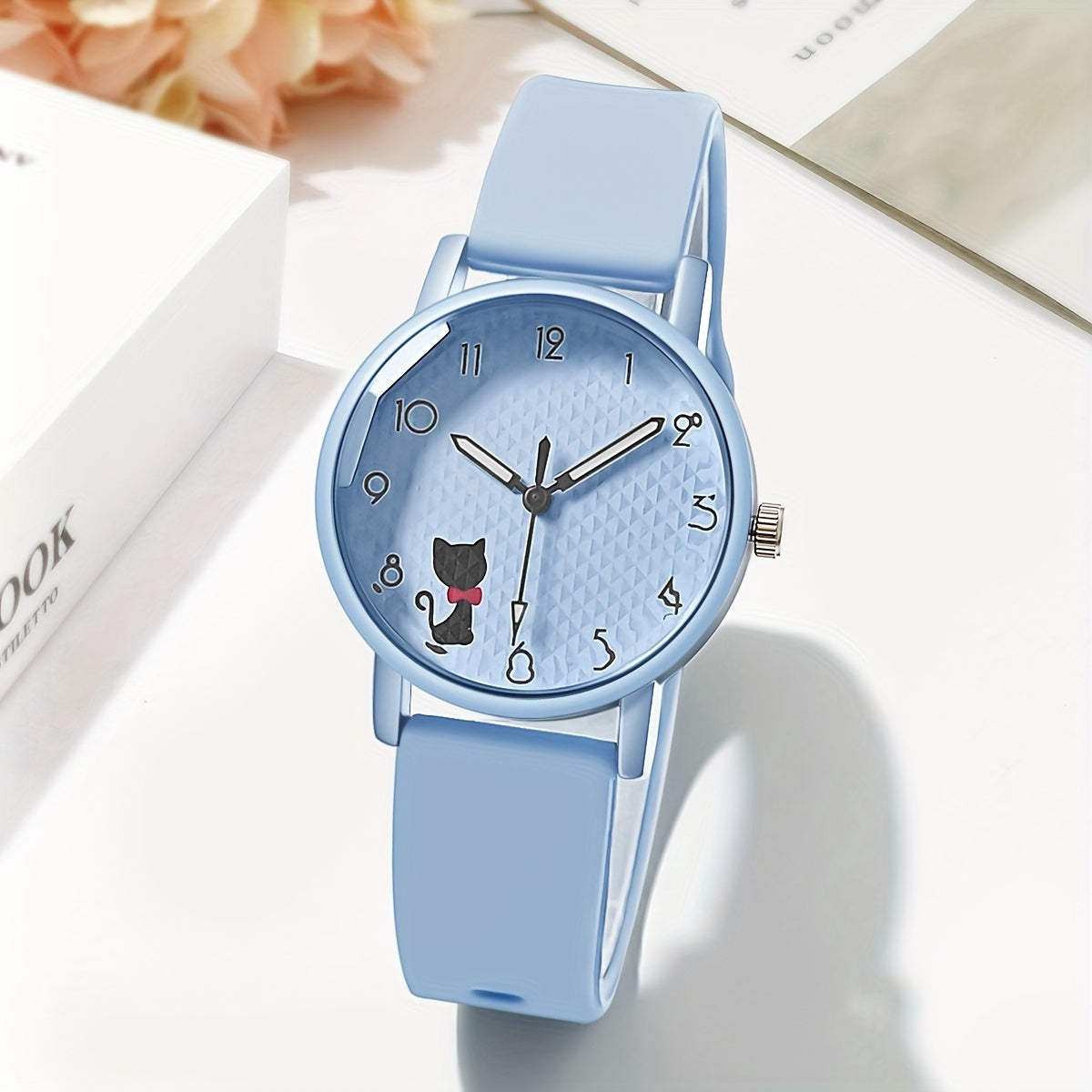 Women's Quartz Watch with Silicone Strap for Casual Street Sports
