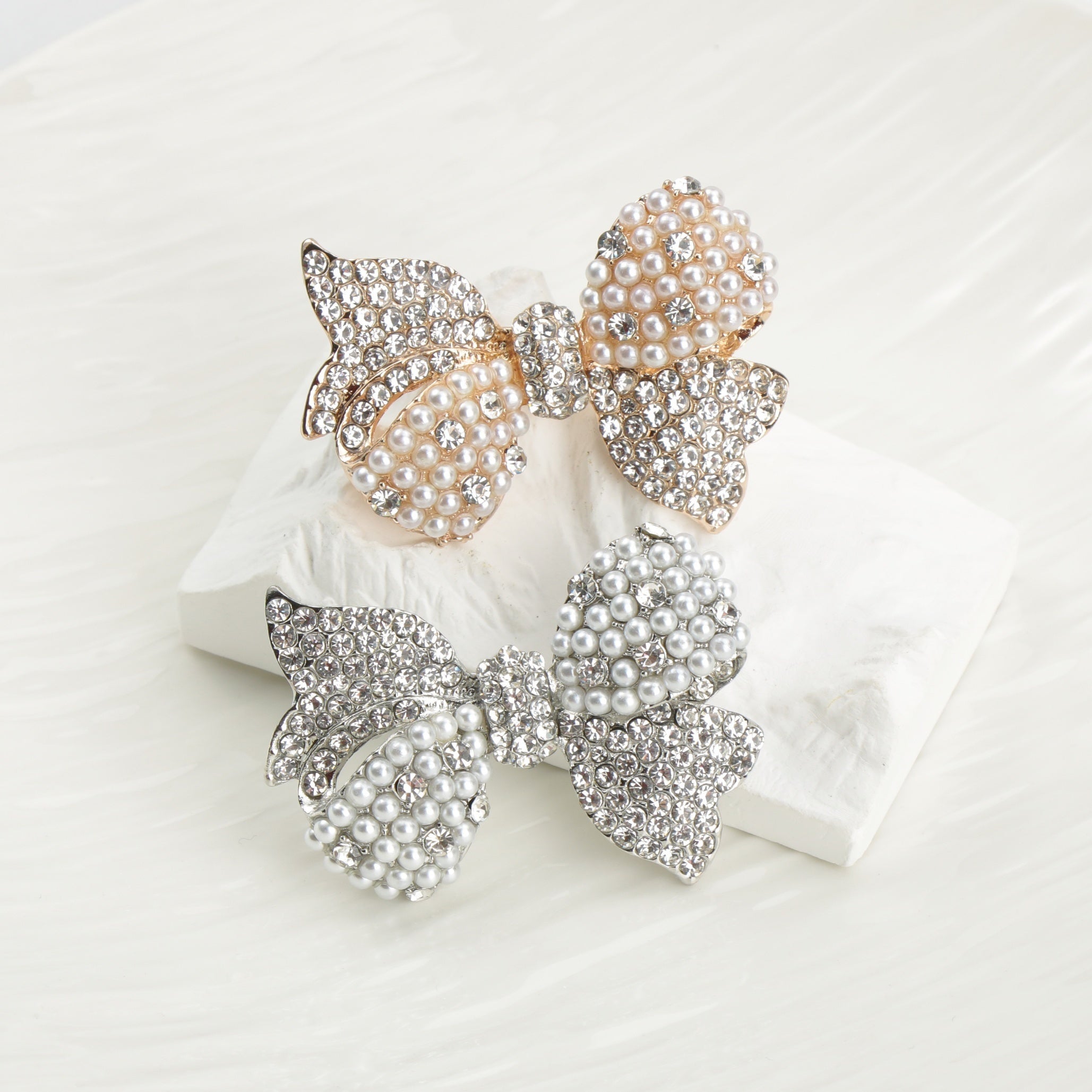 Women's Bow Brooch Rhinestone Alloy Wedding Accessory Elegant Jewelry