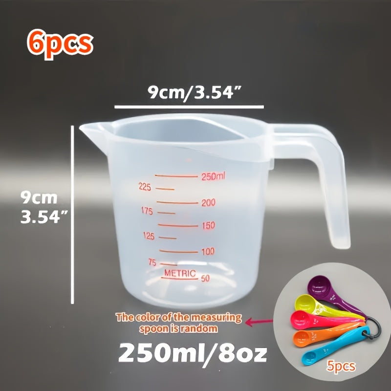 1 ta o'lchov stakani va 5 ta o'lchov qoshiq, to'plangan tutqichlar bilan, aniq pishirish va ovqat tayyorlash o'lchovlari uchun ideal.