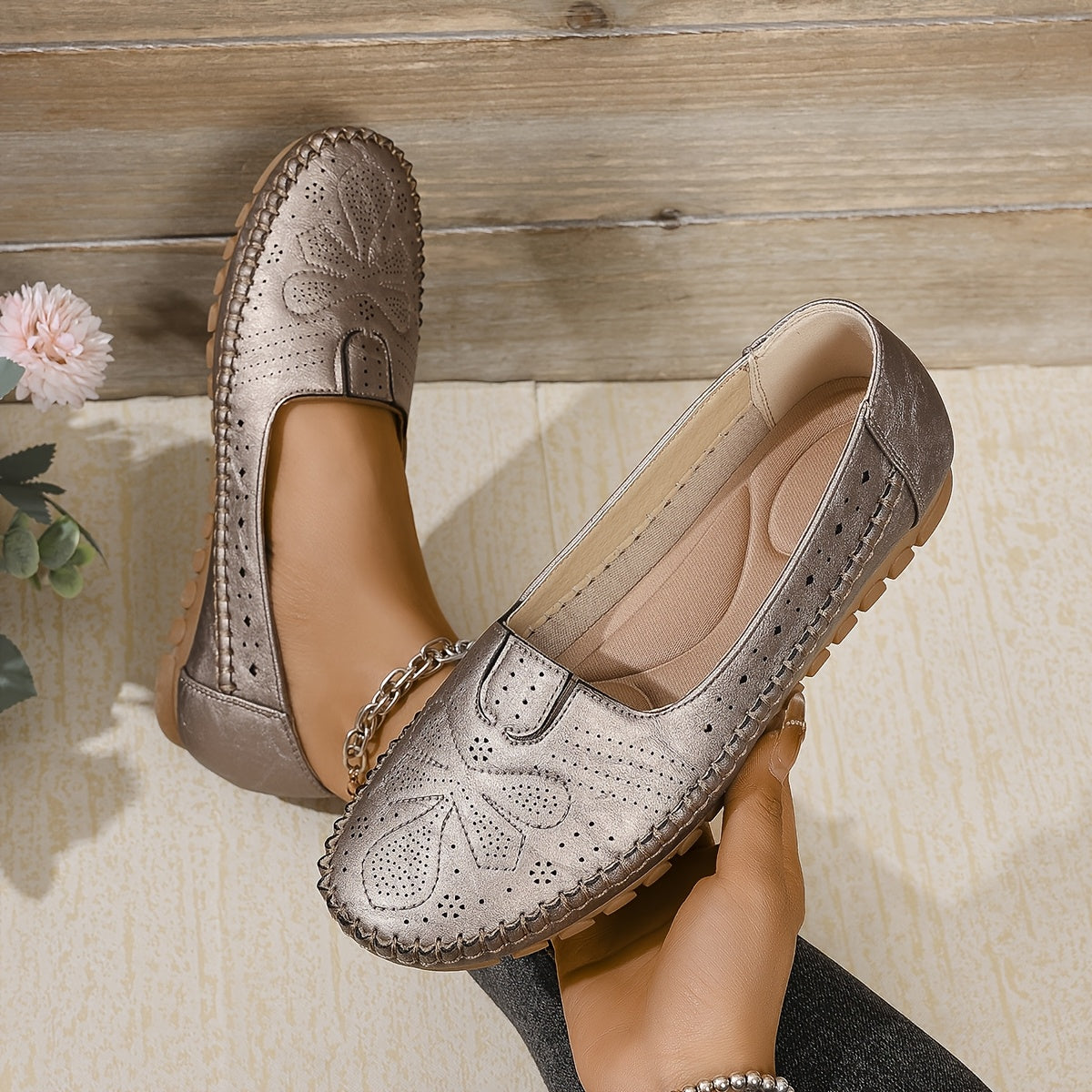 Plus-Size Women Breathable Flat Shoes Casual Embroidered Solid Color