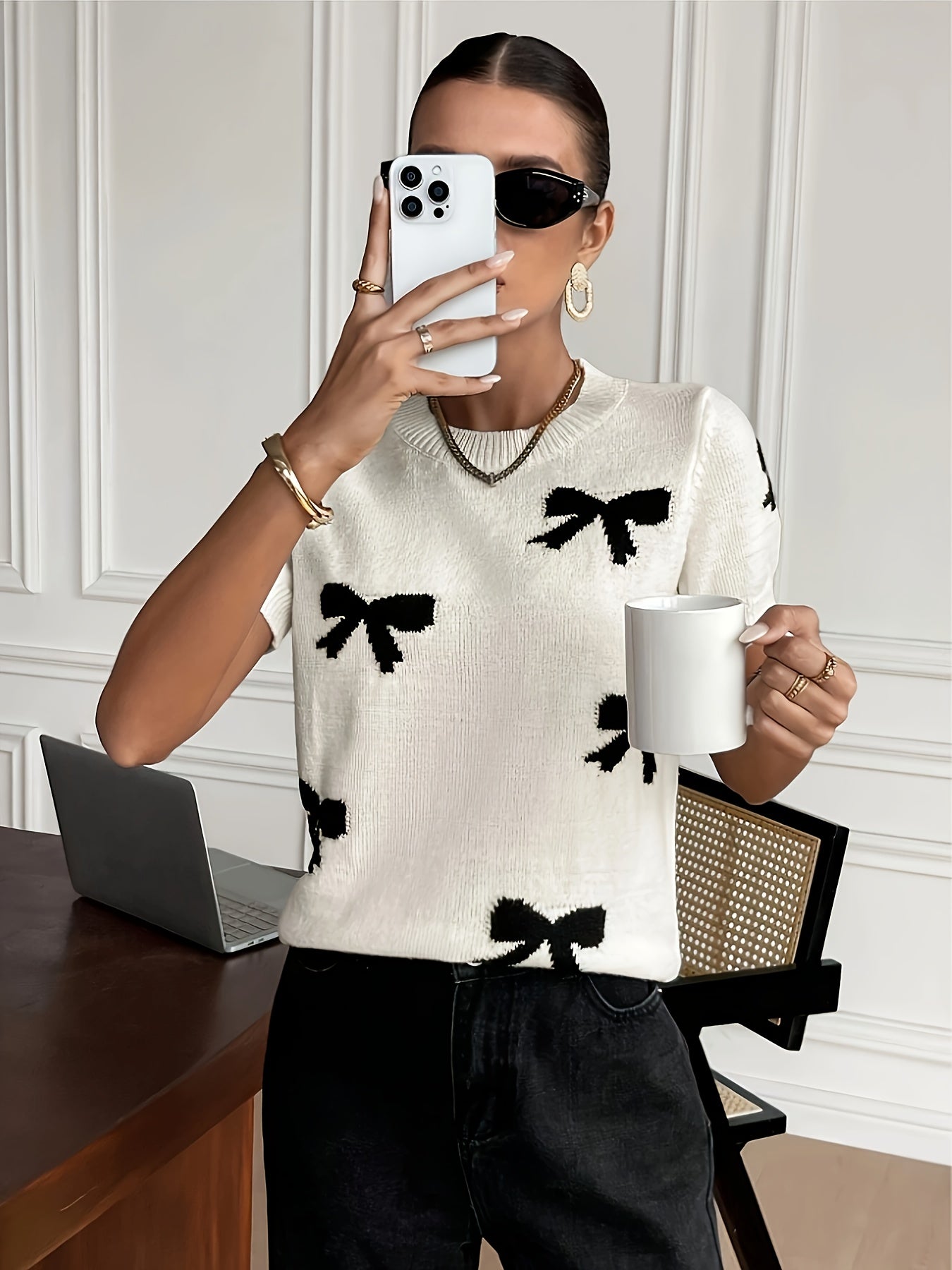 Plus Size White Knit Top with Red Bow Short Sleeve Crew Neck Autumn Spring