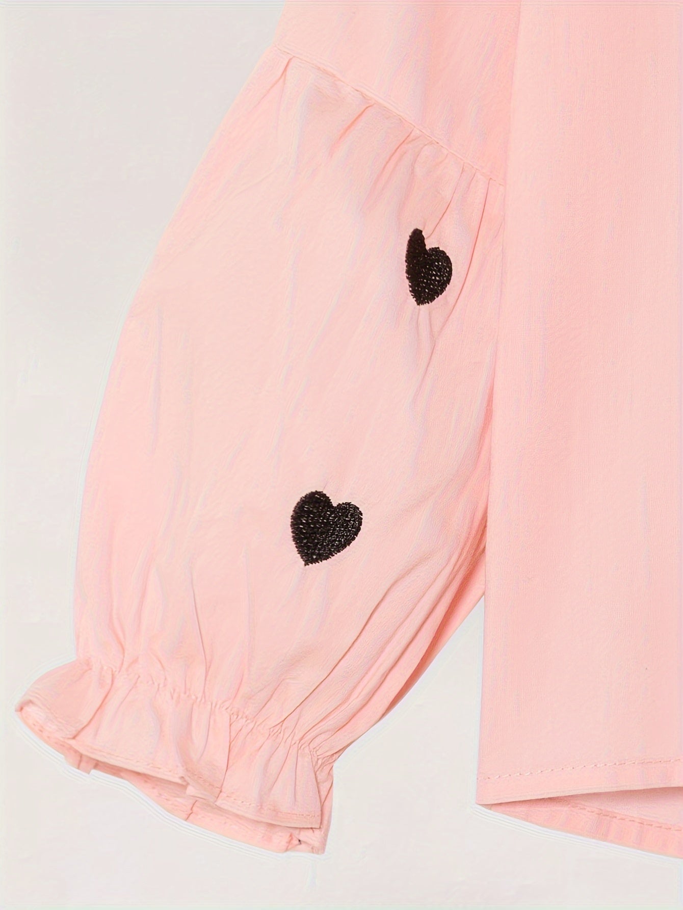 Длинная рубашка с сердечным узором и рюшей на воротнике для девочек