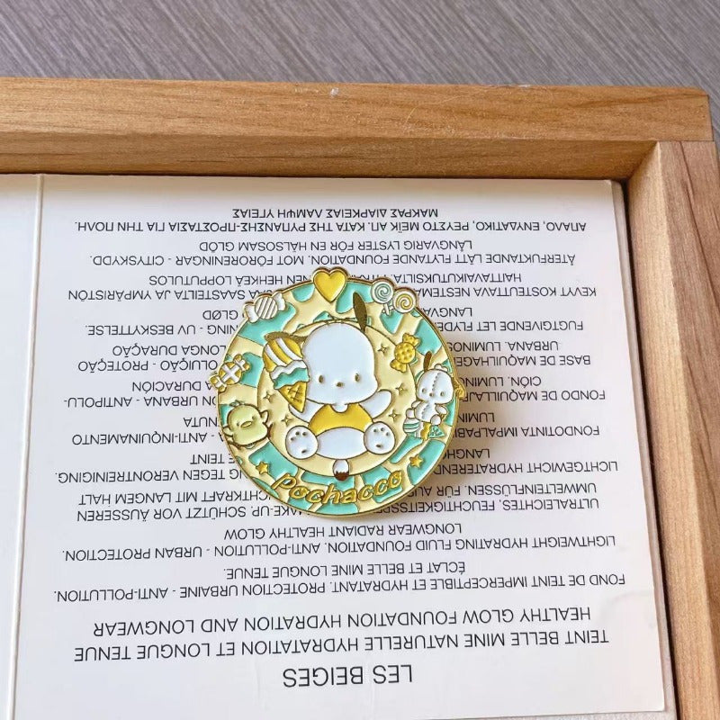 Bolalar va kattalar uchun Hello Kitty va Do'stlar multfilm qahramonlari bilan taqiladigan emal pinlar to'plami