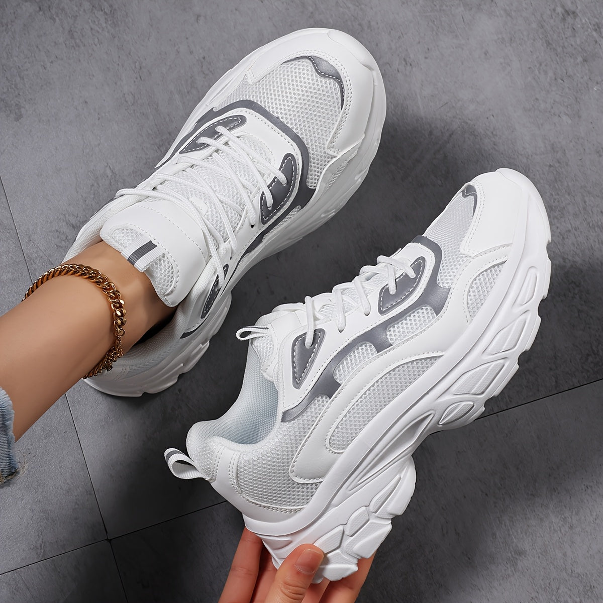 Women's Breathable Mesh Running Shoes with Thick Soles Casual Sneakers for All-Season Outdoor Activities