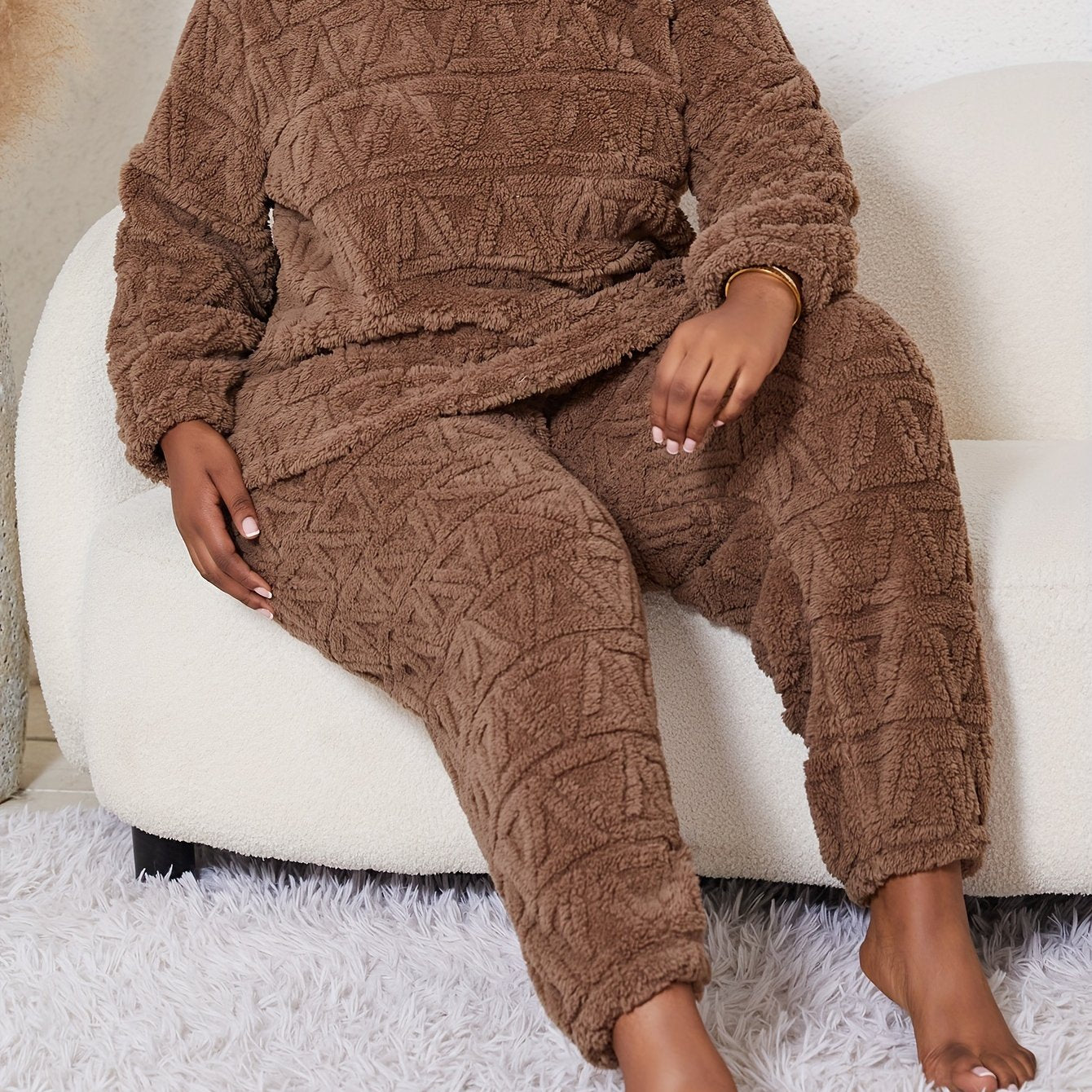 Women's Velvet Warm Pajama Set with Long Sleeve Top and Checkered Pants