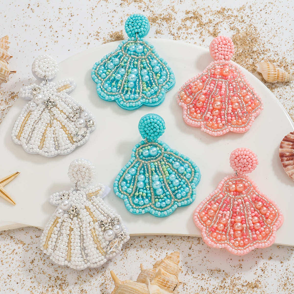 Pendientes bohemios hechos a mano con conchas y rhinestones para vacaciones en la playa y fiestas