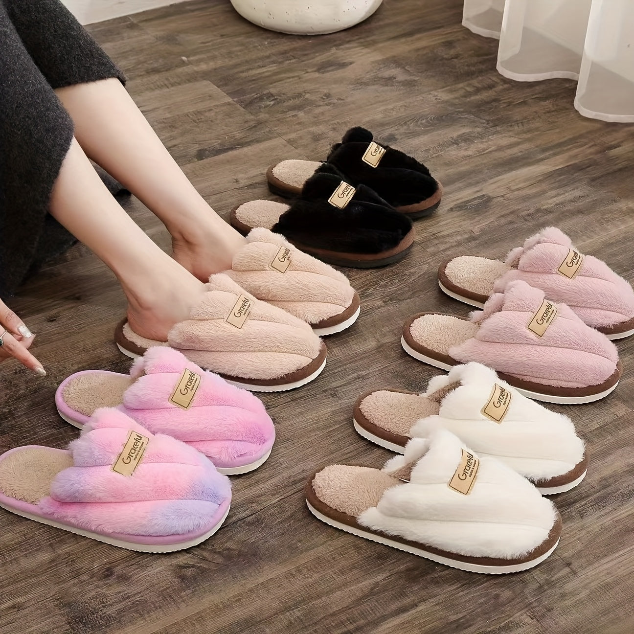 Unisex Checkered Plush Slippers Non-Slip EVA Sole All-Season Home Shoes