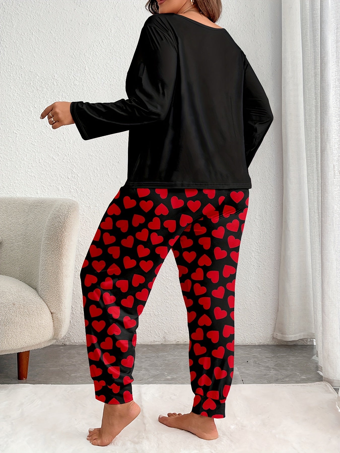 Plus Size Women's Cozy Heart Print Pajama Set Long Sleeve Pants Polyester Black White