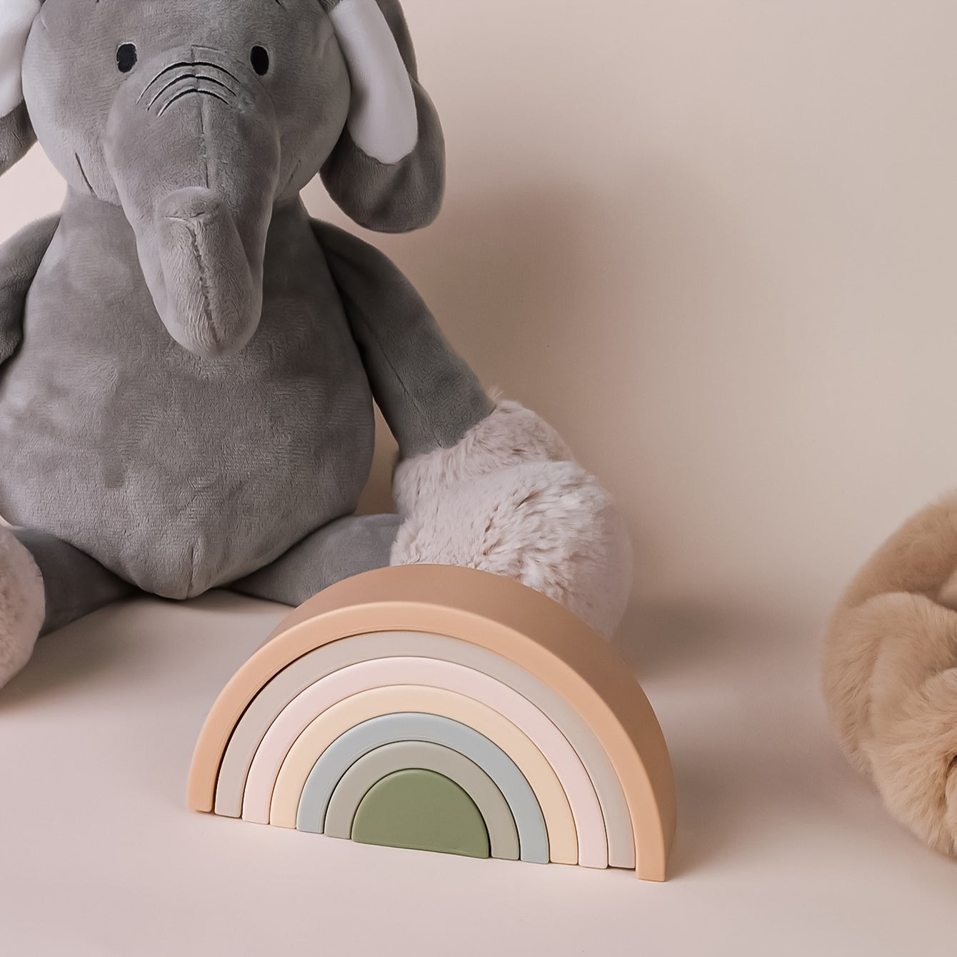 Silicone Rainbow Stacking Toy for Kids Educational Nesting Puzzle 7 Tiers