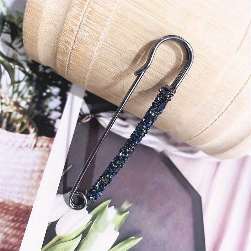 Qoziq uchun sun'iy marjonlar va kristallar bilan 5 ta bo'lakli brosh seti va aksessuarlar