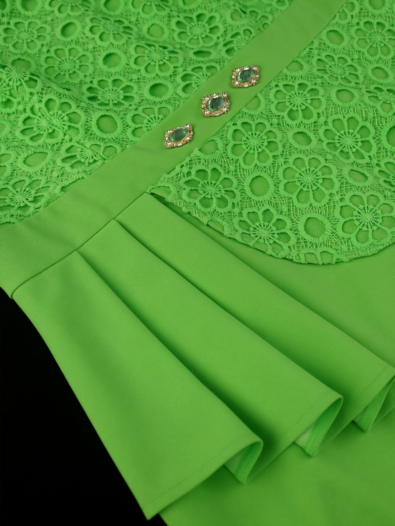 Women's Green Lace Bodycon Party Dress with Round Neck