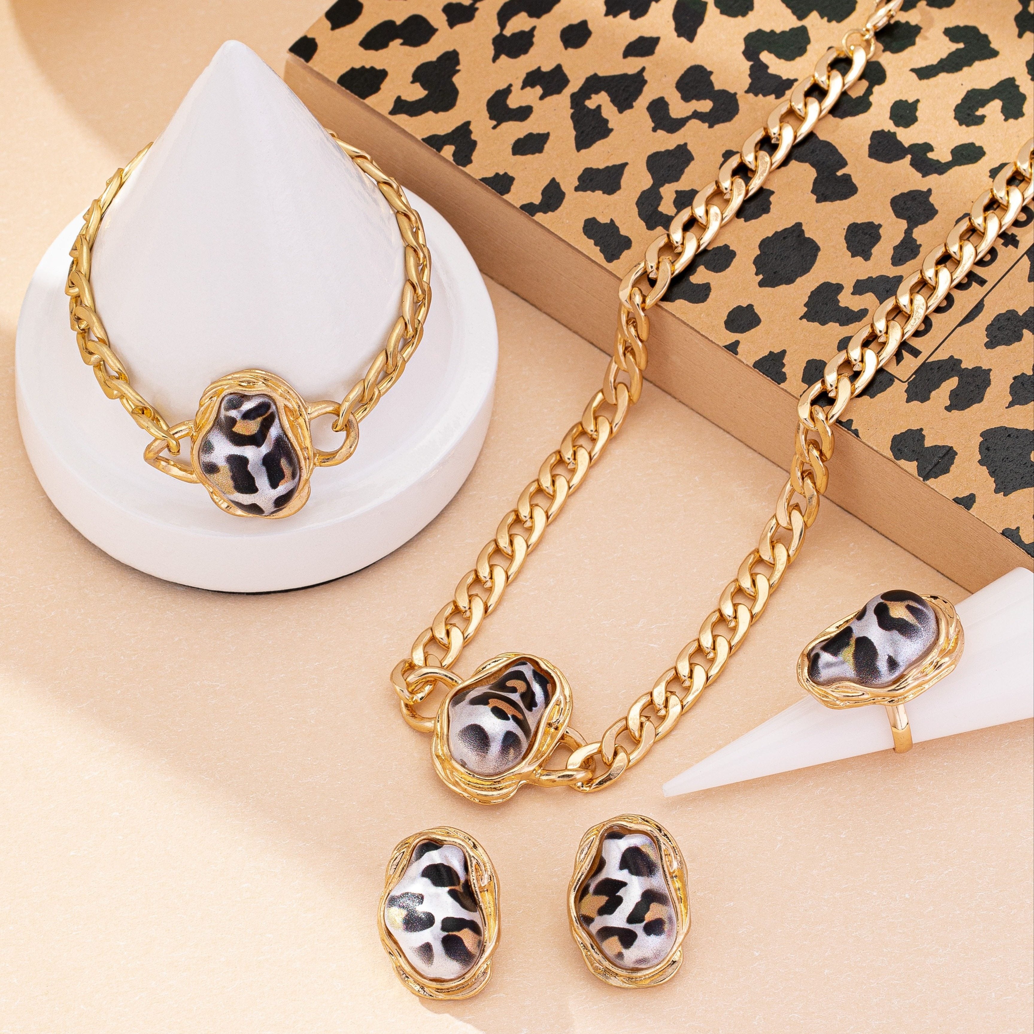 Women's Jewelry Set with Faux Pearl Pendant Necklace Bracelet Earrings Casual Style