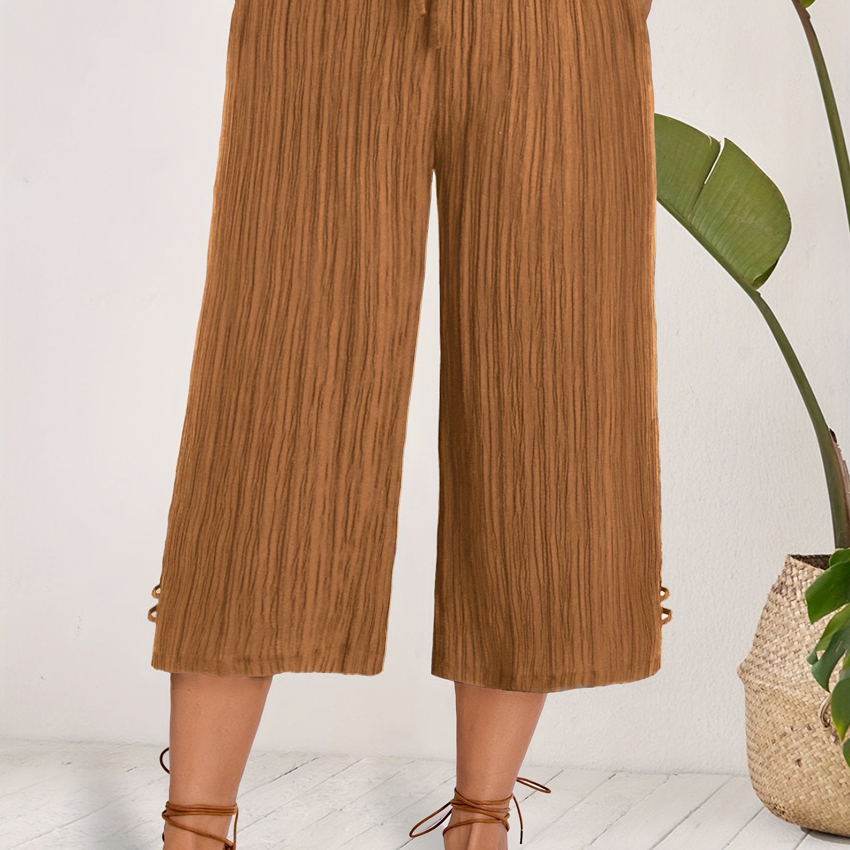 Pantalones cortos de talla grande para mujer con rayas plisadas y aberturas