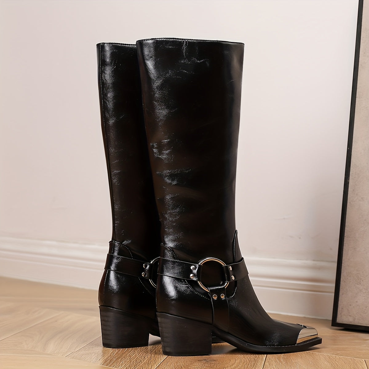 Женские осенне-зимние ботинки на пряжке с круглым носком и деревянным каблуком