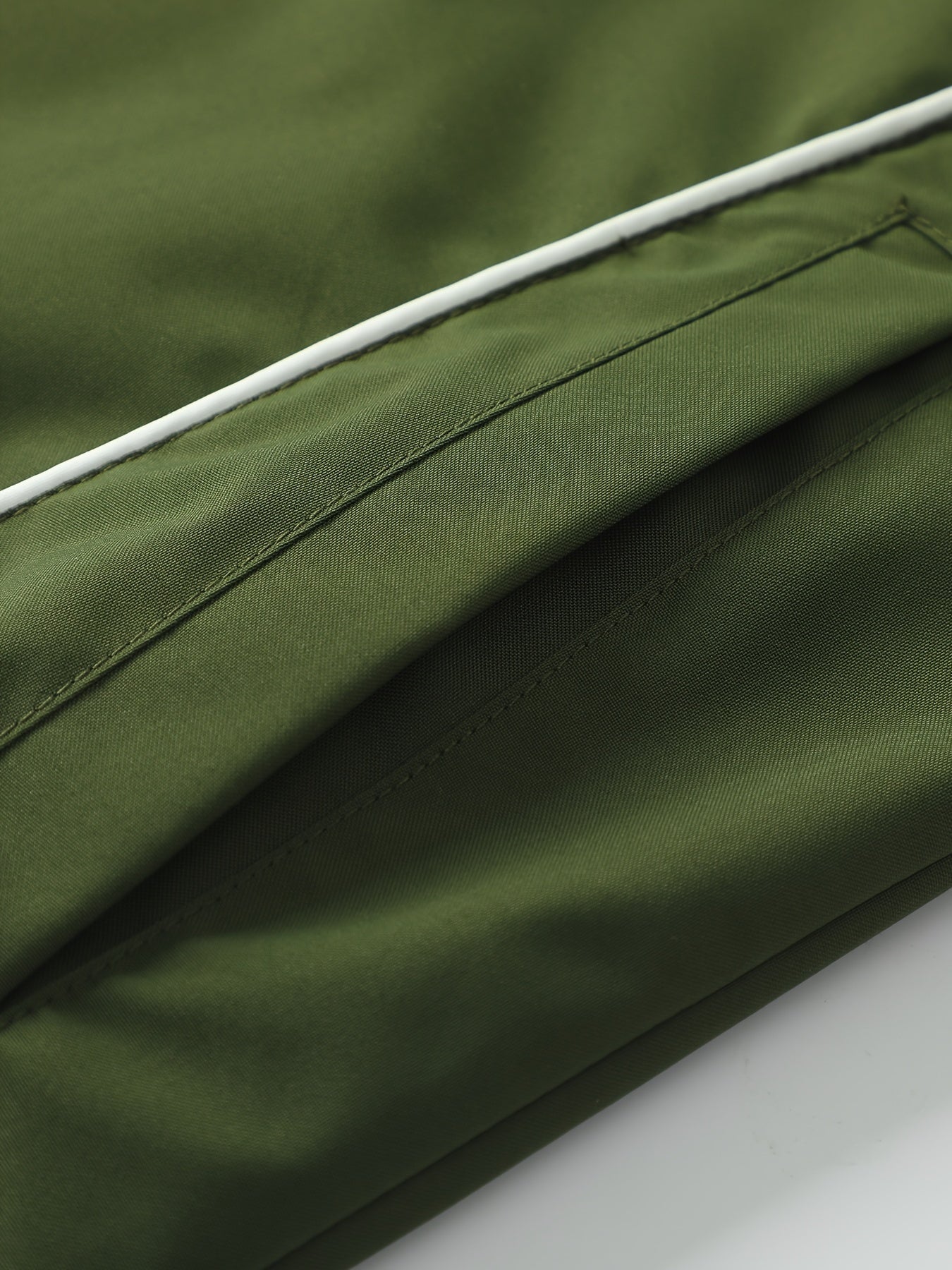 Men's Polyester Bomber Jacket with Zipper Stand Collar Long Sleeves Letter Print Casual