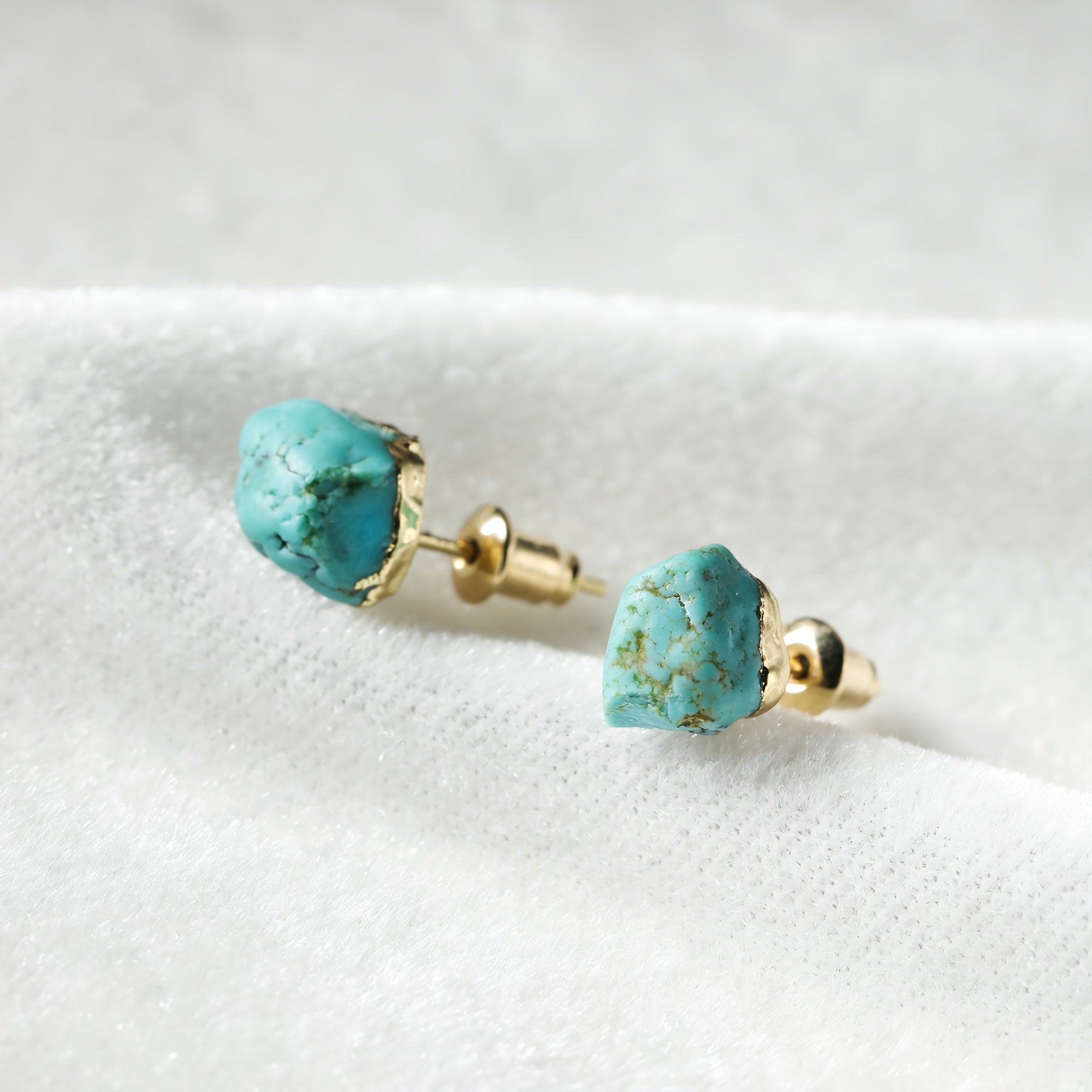 Chic Boho 925 Silver Stud Earrings with Chalcedony Gemstone, Perfect for Everyday and Parties, Bohemian Style Earrings, Natural Chalcedony Stone, Ideal for Daily Wear, Boho-Chic Stud Earrings