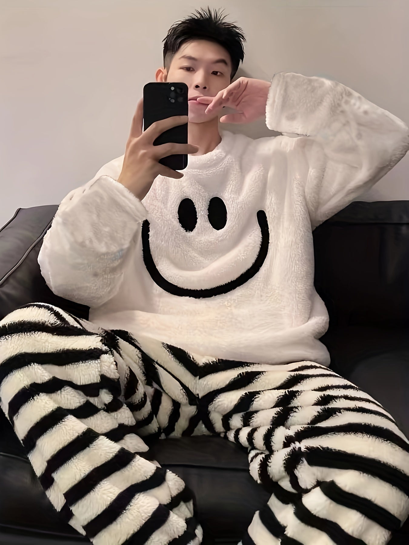 Men's Fleece Cartoon Embroidered Pajama Set with Long Sleeve Crew Neck Top and Regular Fit Pants