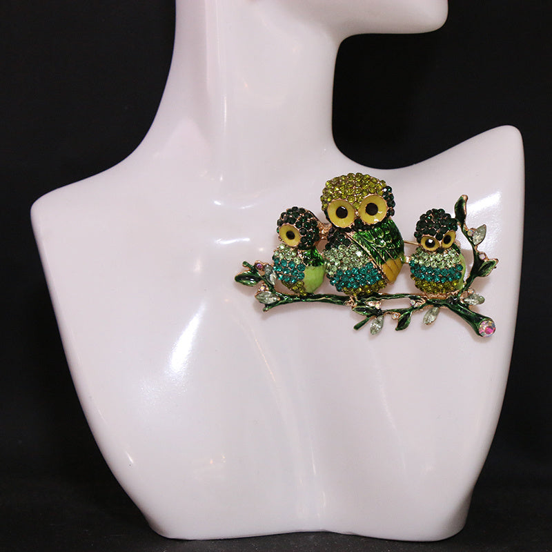 Oltin Rhinestone Boyaqi - Kiyimlar va Sviterlar uchun nozik, o'ziga xos dizayn, Pin