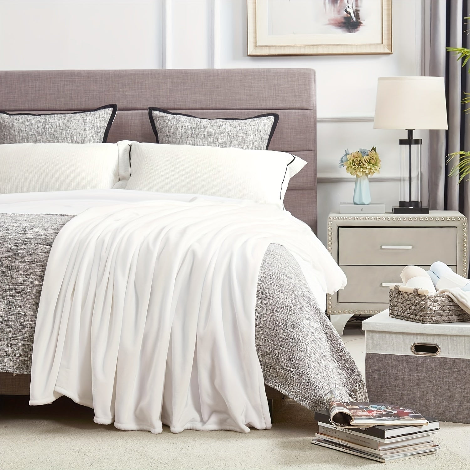 Yumshoq, qulay, plush fliyska tashqi ko'rinishidagi to'plam, bir rangli shaggy minky yengil, mo'ynali flanel, yotoqxona uchun mukammal. Ushbu hashamatli yuviladigan iliq velor ko'rpa, divan, kreslo yoki uy hayvoni uchun ideal va nafas oladigan.