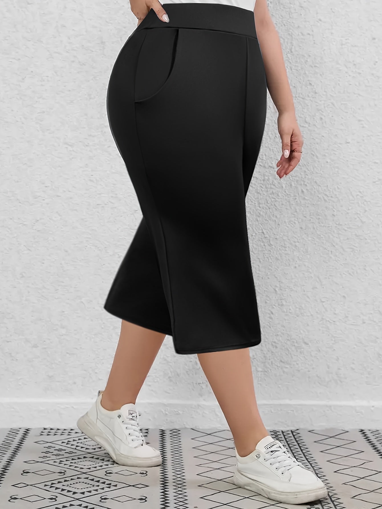 Women's Plus Size Elastic Waist Straight Leg Capri Pants Navy Blue