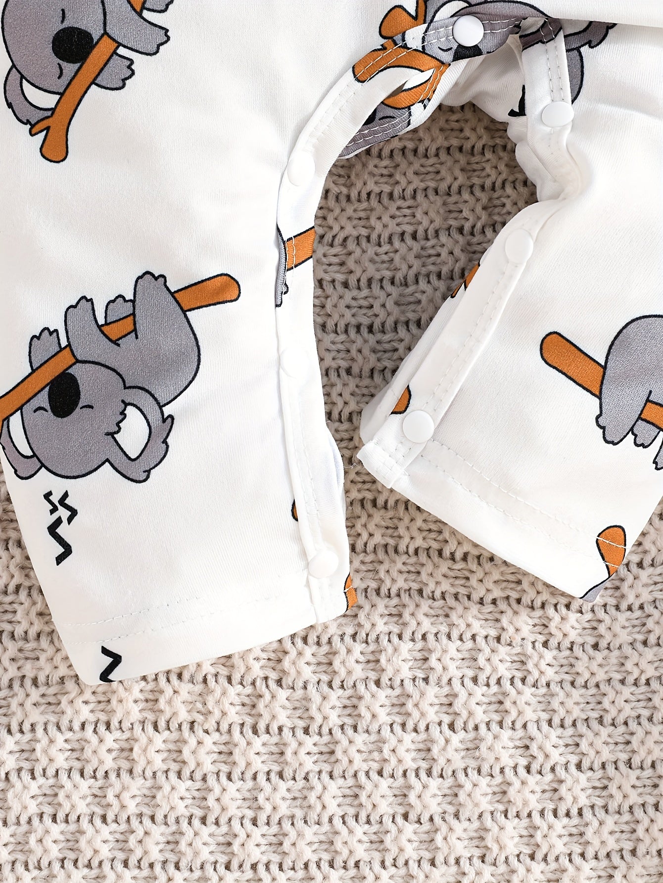 Непринужденный, милый фальшивый двухкомпонентный комбинезон с принтом мультяшного слона для мальчиков, идеален для уличной носки.