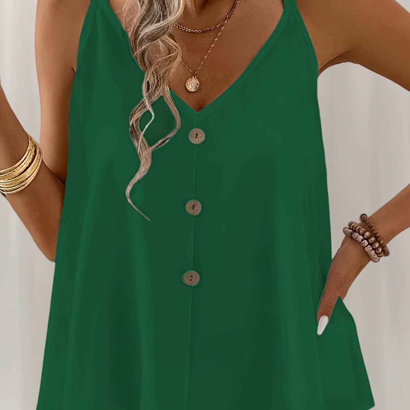 Plus Size Women's Black V-Neck Sleeveless Tank Top for Summer Vacation